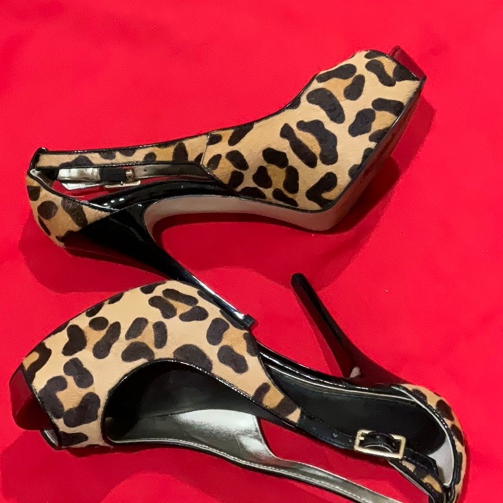 Guess Leopard Print Peep Toe Heels Euc - Size 7 - image 6
